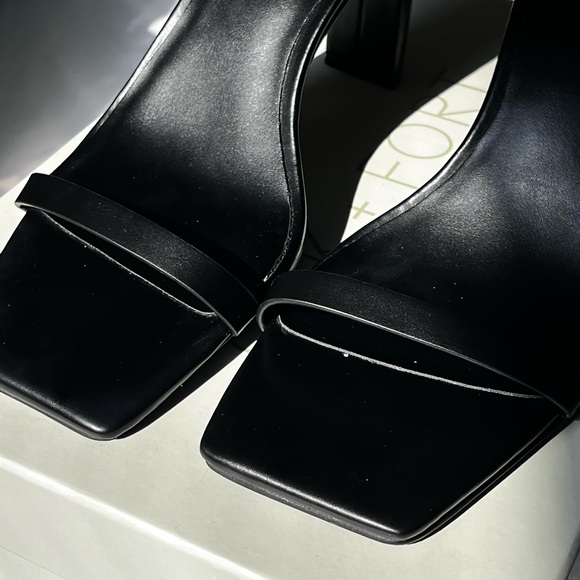 Oak & Fort - Black Heels - Picture 3 of 11